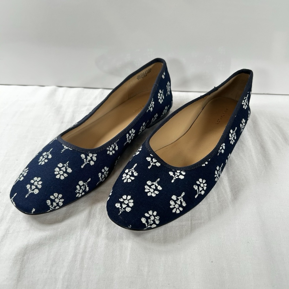 Ann Taylor Weekend Collection Sz 6.5 M Night Sky Floral Ballet Flat Shoes